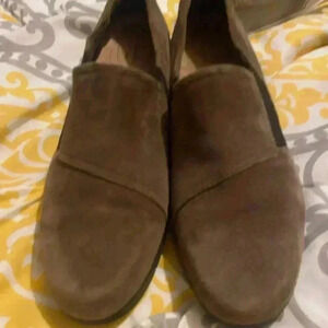 Clarks‎